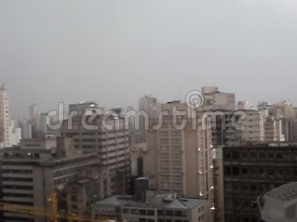 下雨市中心SA圣保罗巴西视频的预览图