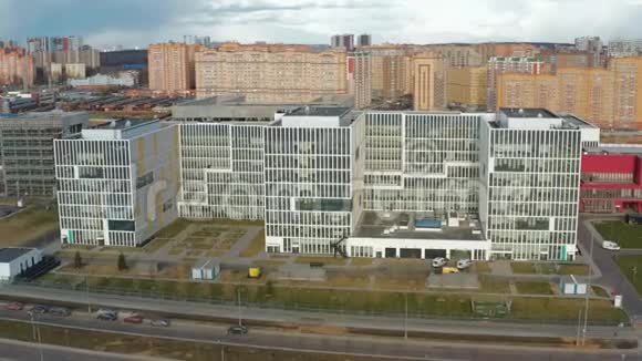 俄罗斯莫斯科的主要传染病医院叫科穆纳卡鸟瞰图视频的预览图