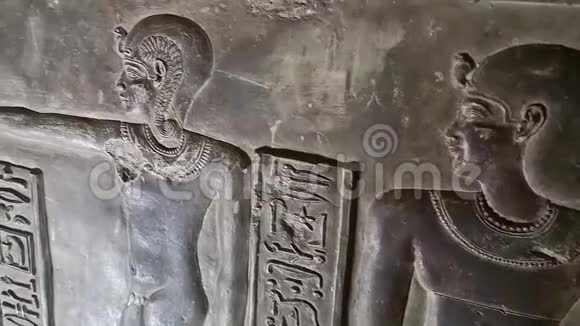 丹德拉寺或哈霍尔寺的美丽内部埃及丹德拉靠近肯城的古埃及神庙视频的预览图
