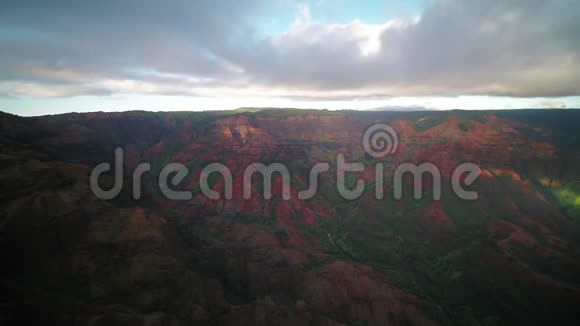 夏威夷航空公司夏威夷考艾怀美亚峡谷2017年11月晴天4K广角激发2号探测器视频的预览图