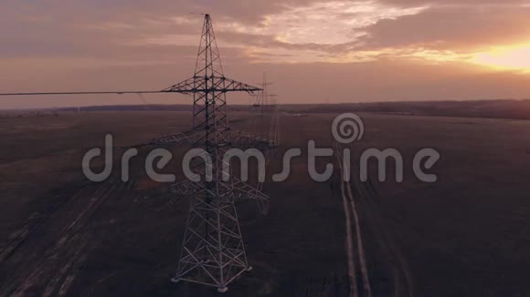 高压输电塔能量塔日落视频的预览图