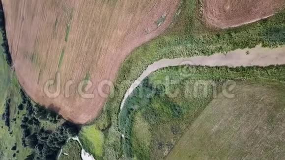 维姆尼亚卡河流入贾诺维奇湖视频的预览图