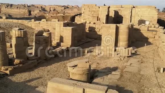 美丽的登德拉古庙或哈索古庙的遗迹埃及登德拉靠近视频的预览图