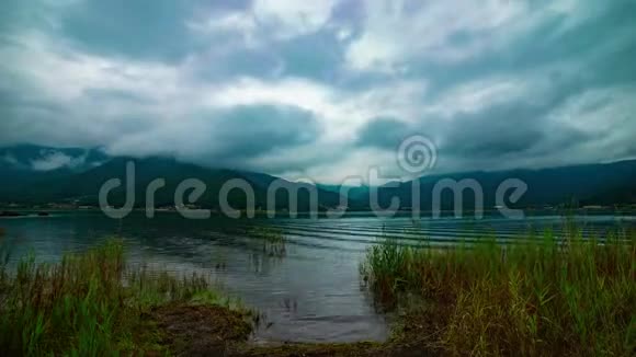 川口湖附近多云间阴天白天大开球视频的预览图
