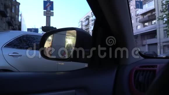 司机侧镜自动折叠或手动控制现代汽车视频的预览图