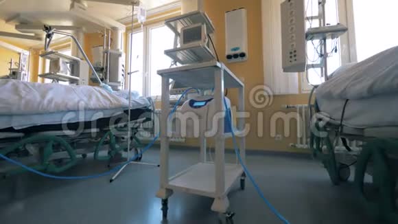 医疗病房有机器关门视频的预览图