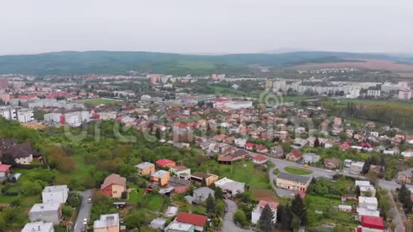 斯洛伐克普雷索夫市的空中无人机景观欧洲乡村景观视频的预览图