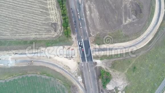 道路施工沥青铺设无人机复印机视频的预览图