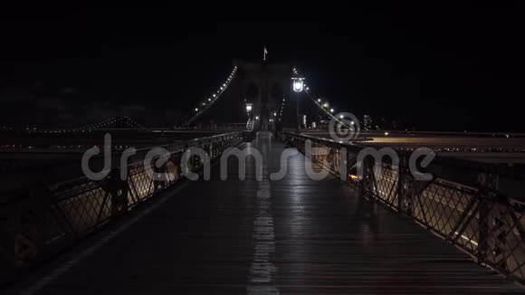 夜城市风光照片关于发光的桥采用新的使击球员出局视频的预览图