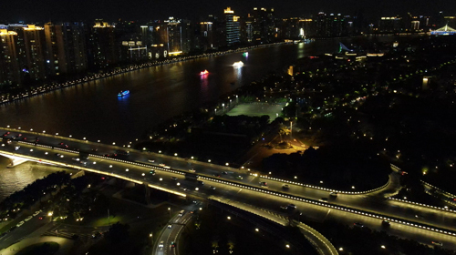 航拍广州大桥城市夜景交通车流视频的预览图