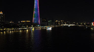 航拍广州夜景珠江小蛮腰游船风光视频的预览图