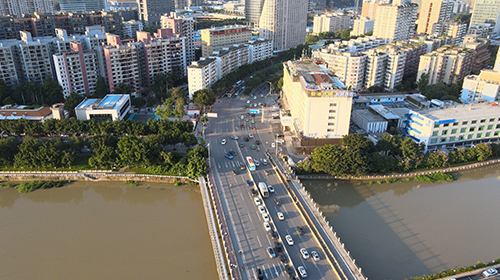 航拍视频高清广州城市下班车流城市交通视频的预览图