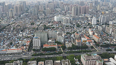 航拍实拍高清城市建筑和交通广州荔湾区视频的预览图