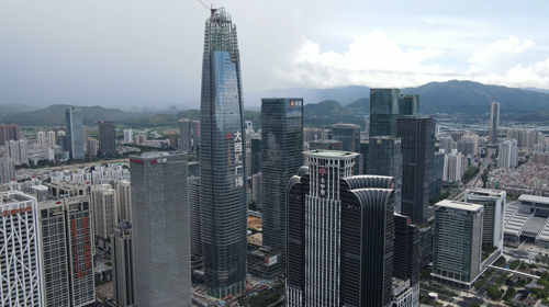 航拍实拍高清深圳城市CBD建筑群视频的预览图
