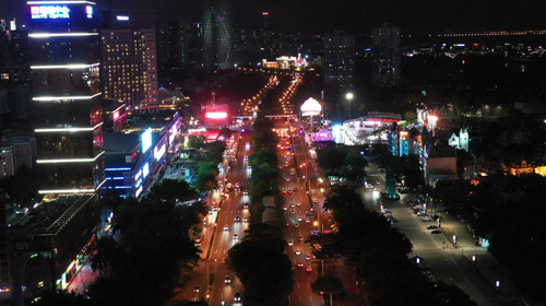 航拍高清视频深圳夜晚城市交通车流视频的预览图