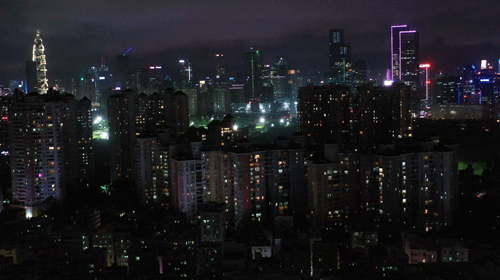航拍实拍高清深圳城市夜晚建筑灯火视频的预览图