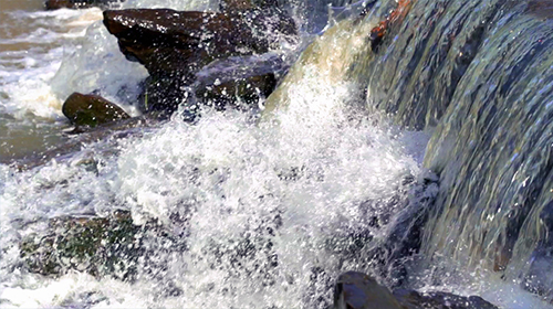 瀑布风景高清实拍视频视频的预览图