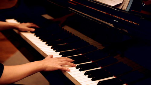 钢琴演奏视频的预览图