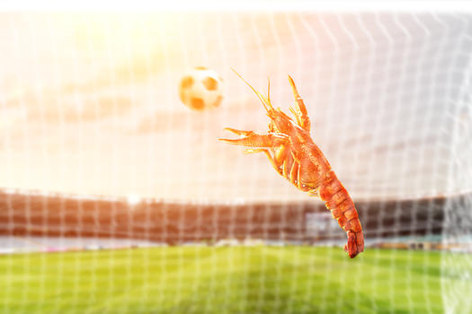 小龙虾与足球图片素材免费下载