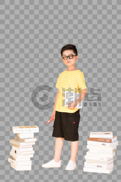 站在书本旁的快乐小男孩图片素材免费下载