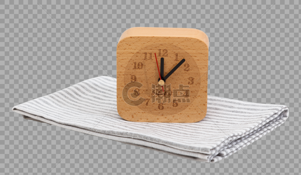 放在布垫上的木质座钟元素图片素材免费下载