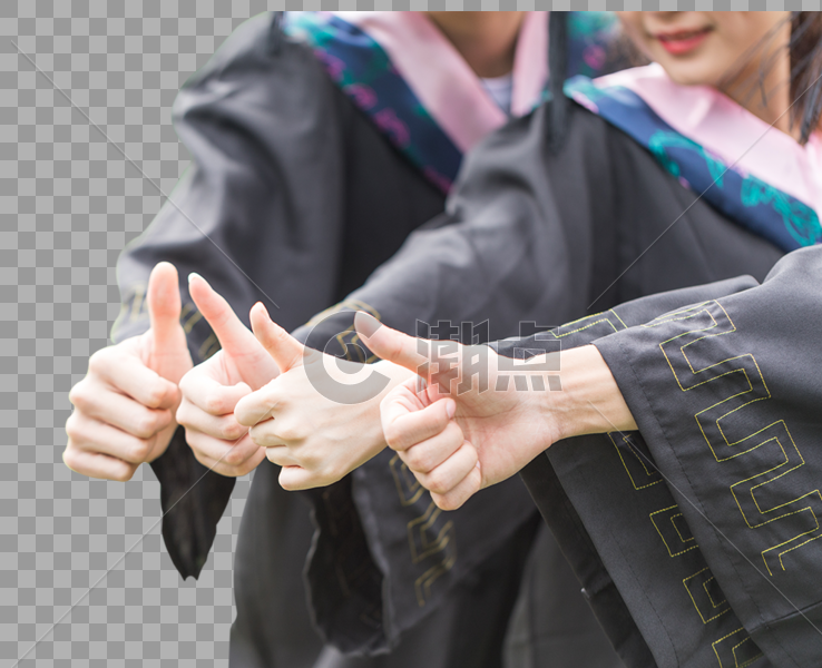 穿学士服的毕业生点赞竖大拇指自拍图片图片素材免费下载