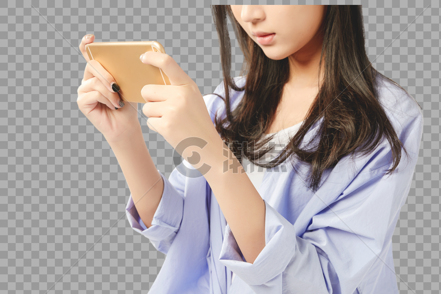 年轻女孩认真玩手机表情动作图片素材免费下载
