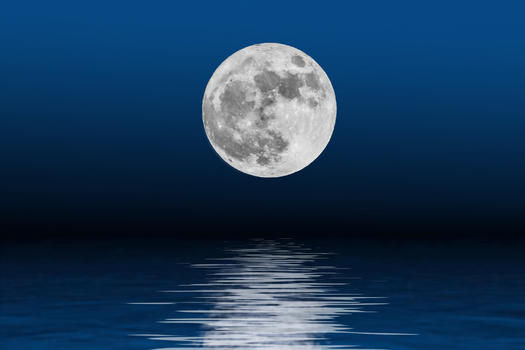 月亮与水中倒影图片素材免费下载