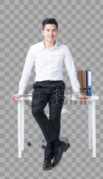坐在办公桌上自信微笑的商务男士图片素材免费下载