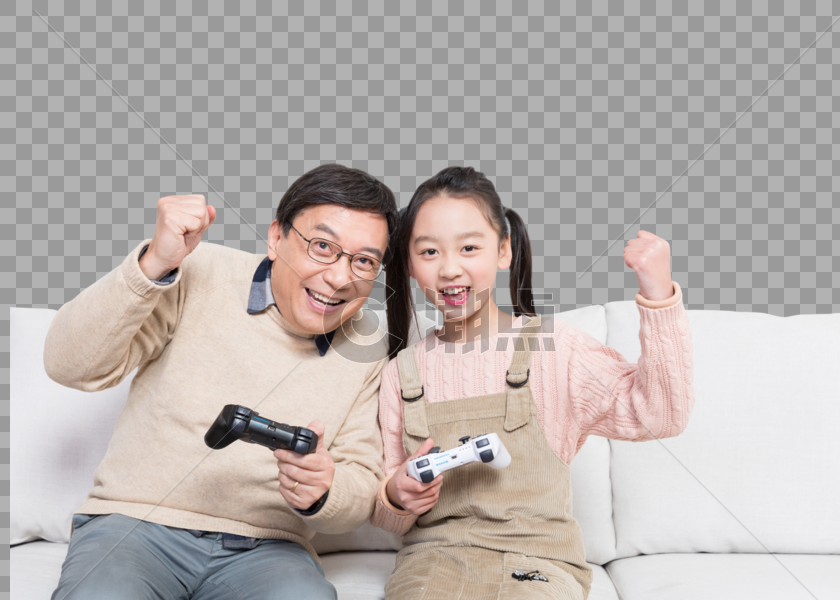 爷爷和孙女在沙发玩游戏图片素材免费下载