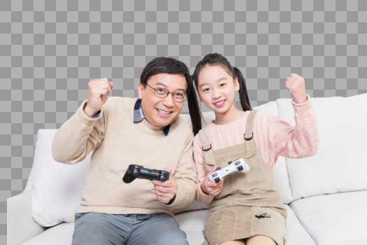 爷爷和孙女在沙发玩游戏图片素材免费下载