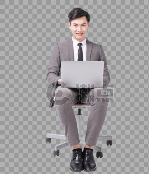 坐着操作电脑办公的商务男性图片素材免费下载