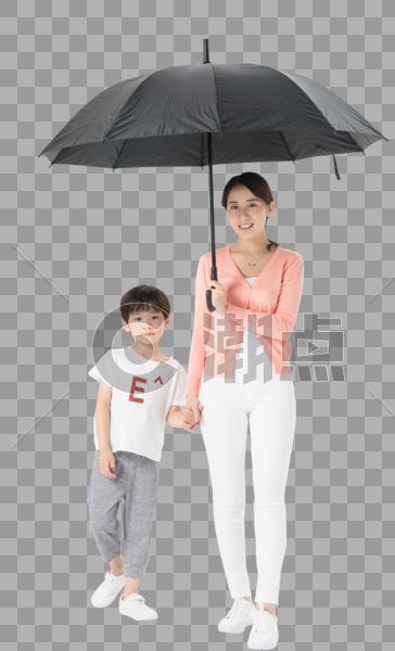 妈妈给儿子打伞图片素材免费下载