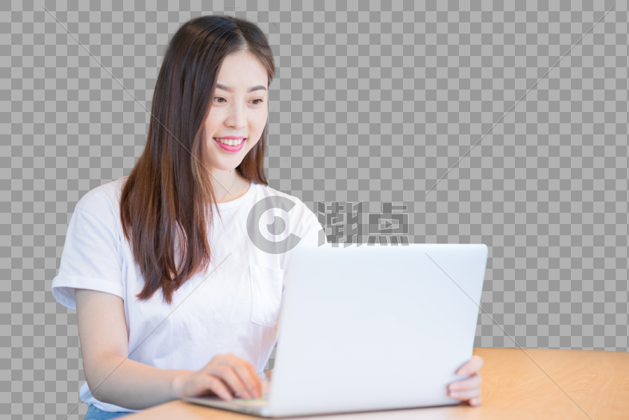 看电脑使用的电脑的年轻女性图片素材免费下载