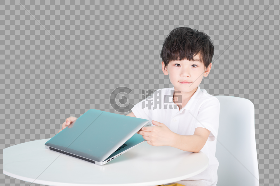 儿童教育小男孩使用电脑网上教育图片素材免费下载