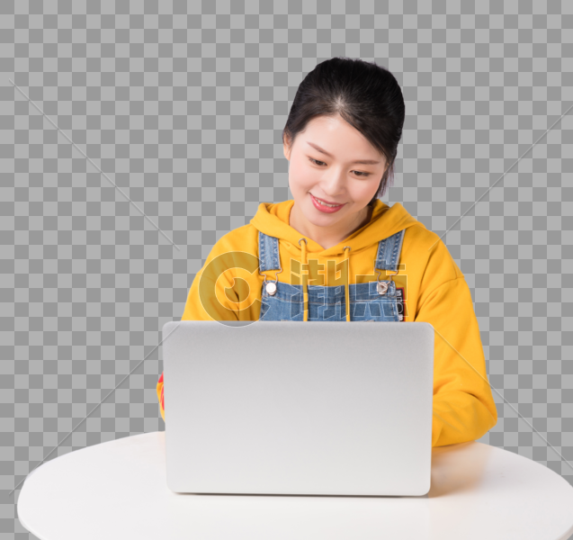 坐在椅子上使用电脑的学生图片素材免费下载