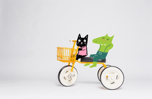 开三轮车的猫咪图片素材免费下载