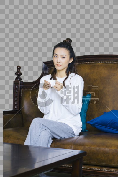 年轻女性在沙发上小憩图片素材免费下载
