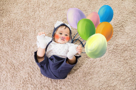 宝宝和气球图片素材免费下载