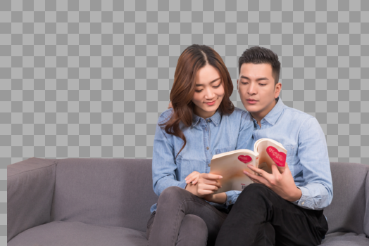情侣在客厅看书阅读图片素材免费下载