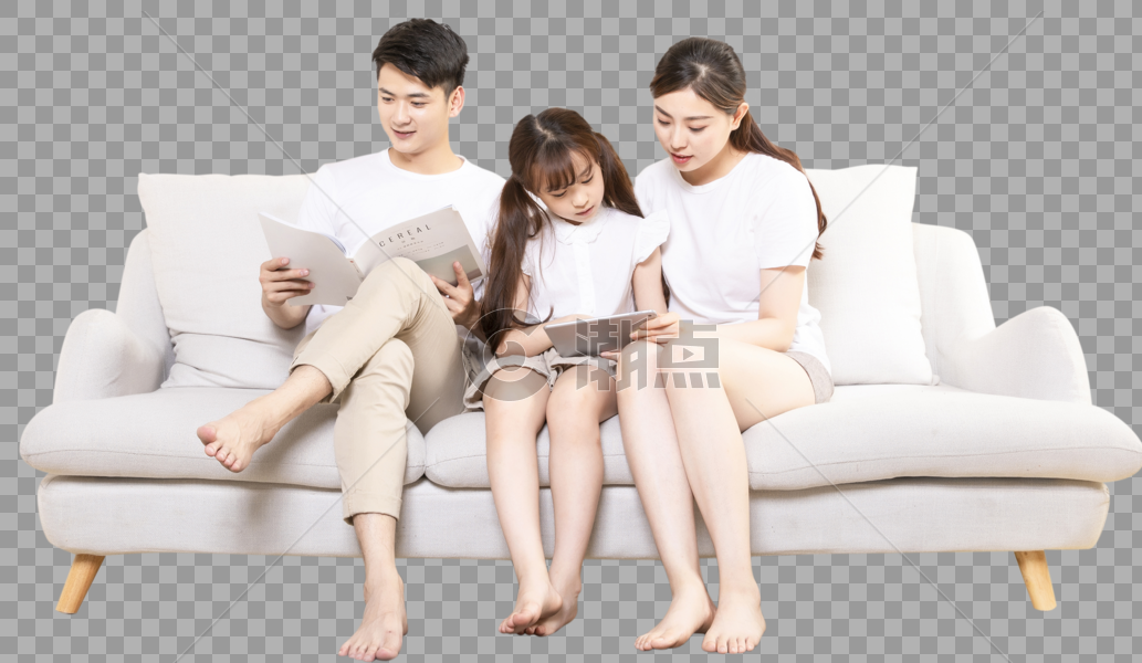幸福家庭坐在沙发上图片素材免费下载
