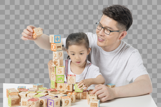 爸爸陪女儿玩积木图片素材免费下载