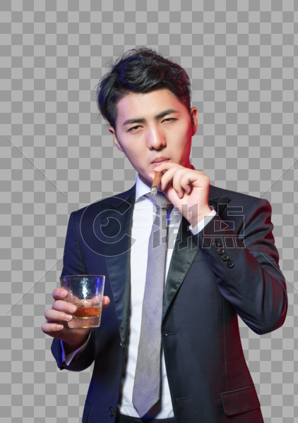 商务男士雪茄喝酒图片素材免费下载