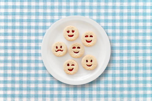 微笑饼干图片素材免费下载