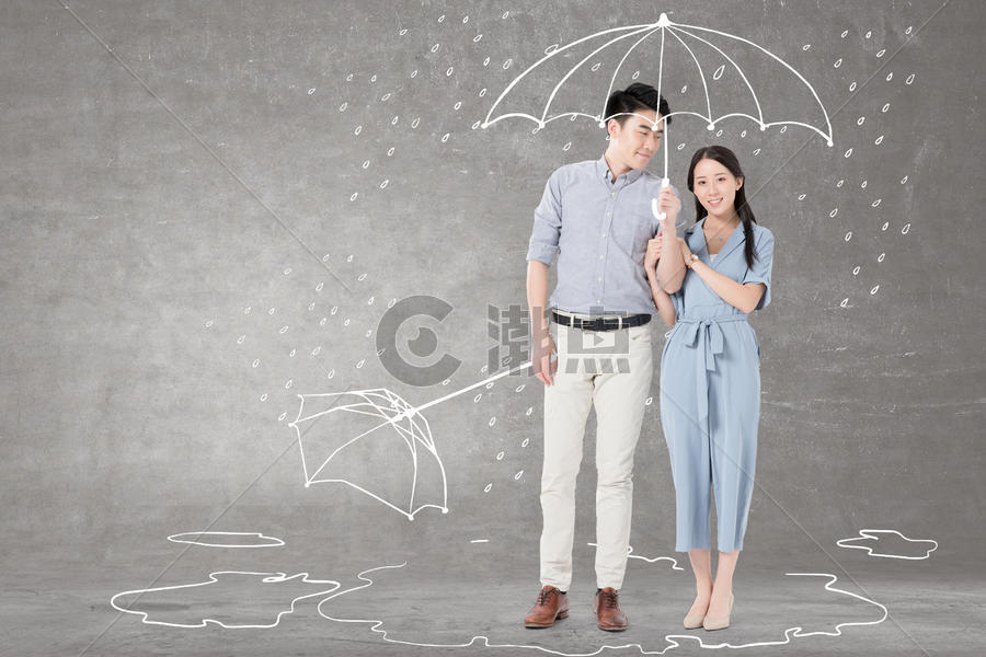 打伞的情侣图片素材免费下载