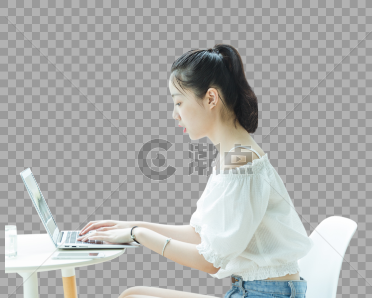 女生用电脑学习图片素材免费下载