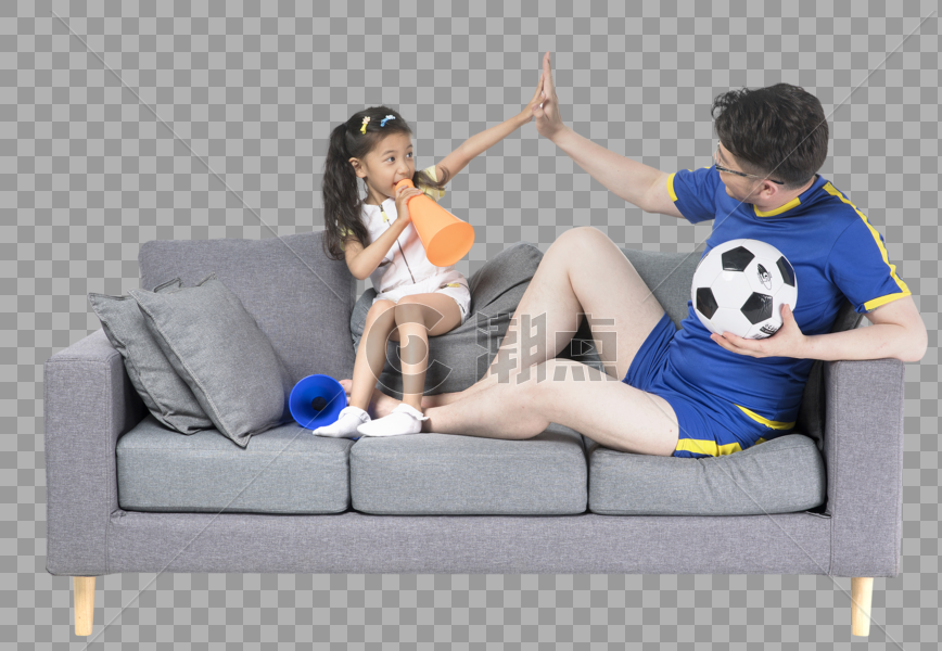 父亲和女儿一起观察世界杯图片素材免费下载