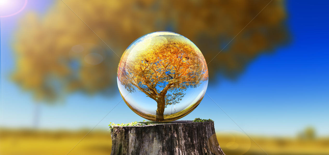 水晶球里的秋天图片素材免费下载