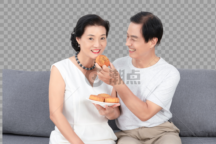 幸福一家人中秋节吃月饼图片素材免费下载