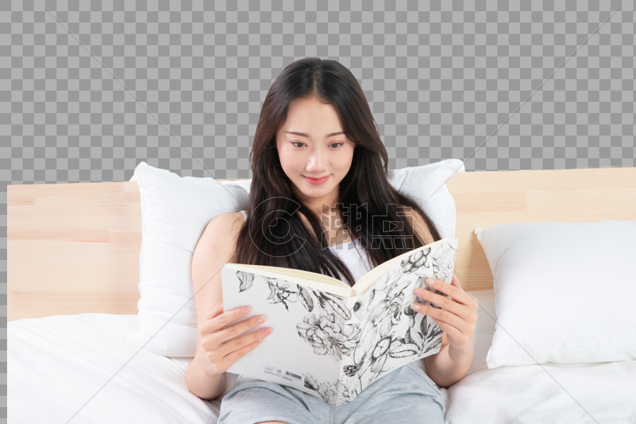 美女坐在床上看书图片素材免费下载